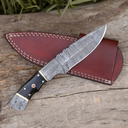 8.5” Hand Forged Damascus Steel Full Tang Skinner Knife - Buffalo Horn Handle - H 020