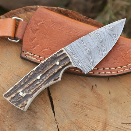 Handmade Damascus Steel Skinner Knife - Stag Antler Handle - 5.5" Full Tang Damascus Knife